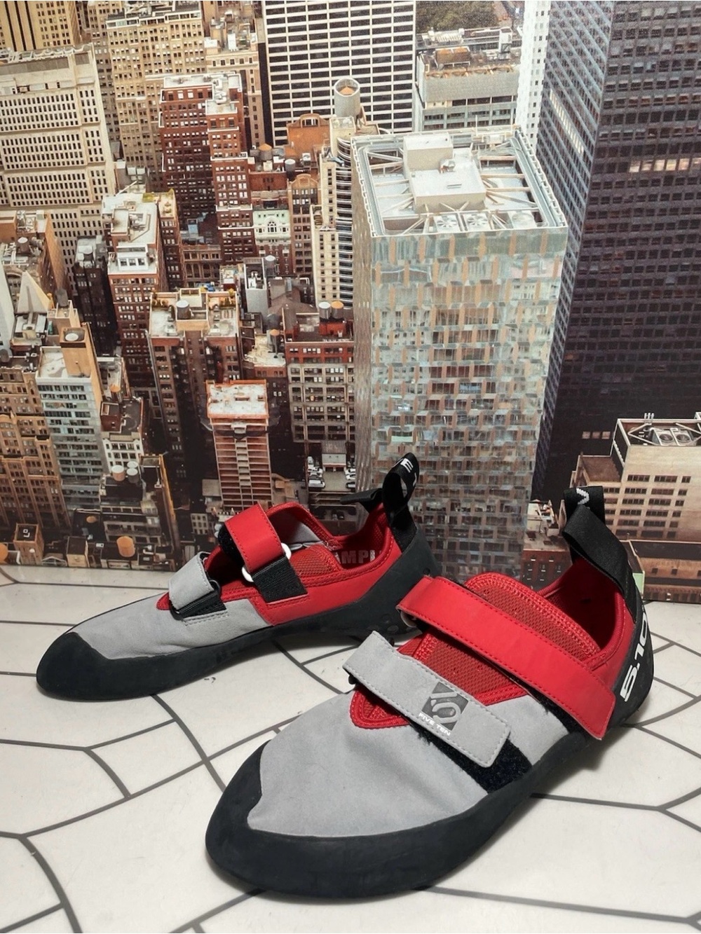 Five Ten (5.10) Wall Master
Climbing Shoes US Men's 9 red and black